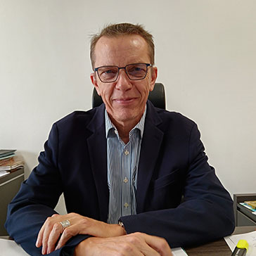 Dr Louis DeWeerdt Dr Louis DeWeerdt